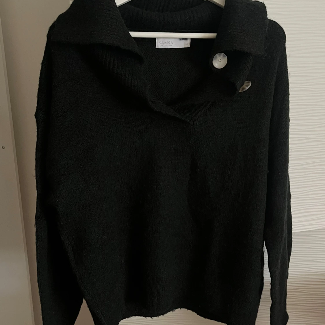 Svart stickad tröja  - 90