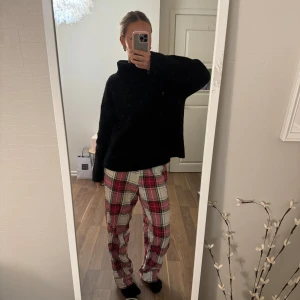 pyjamasbyxor - pyjamasbyxor från gina, går att ha både lågmidjat och högmidjat🥰