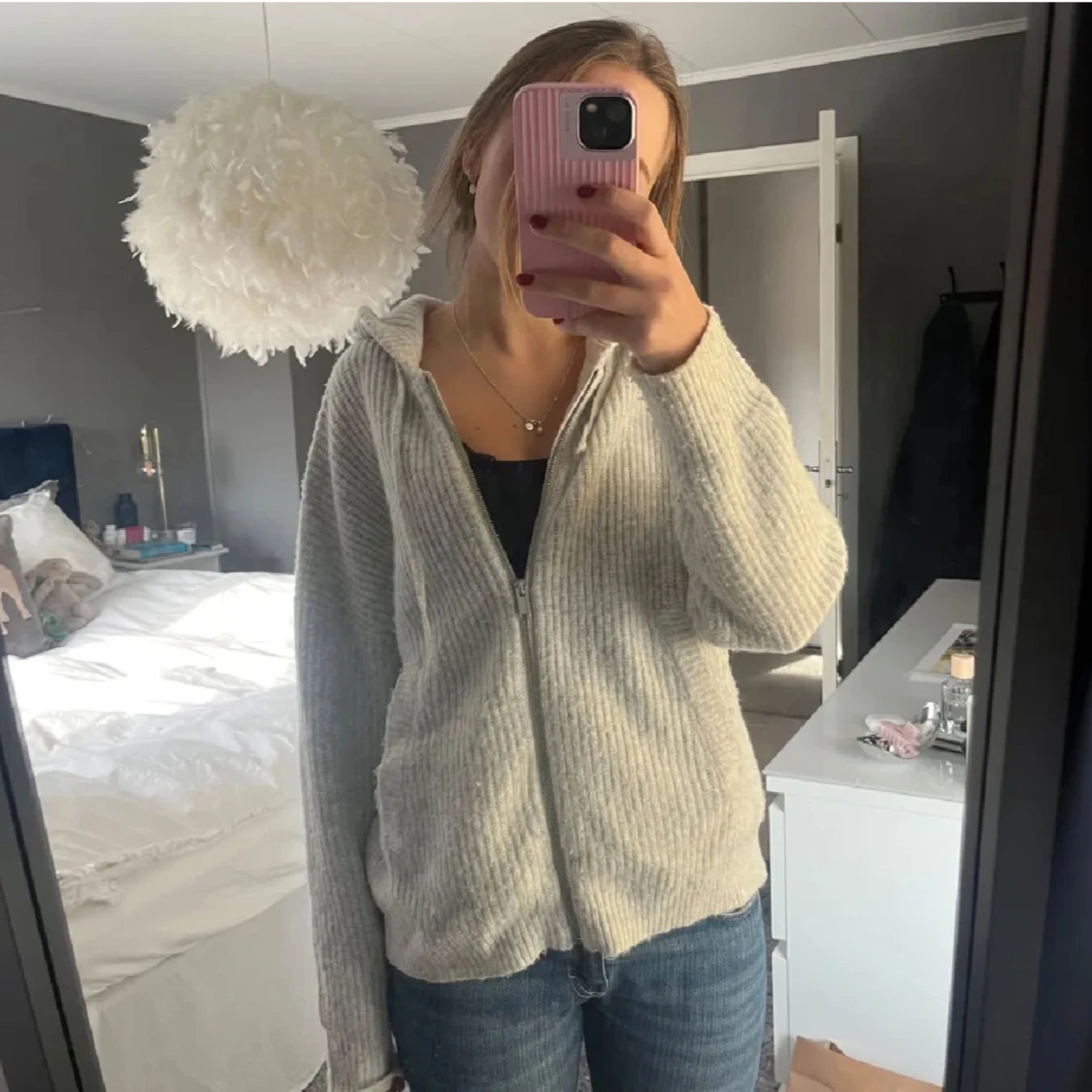 Grå stickad kofta med dragkedja - 91