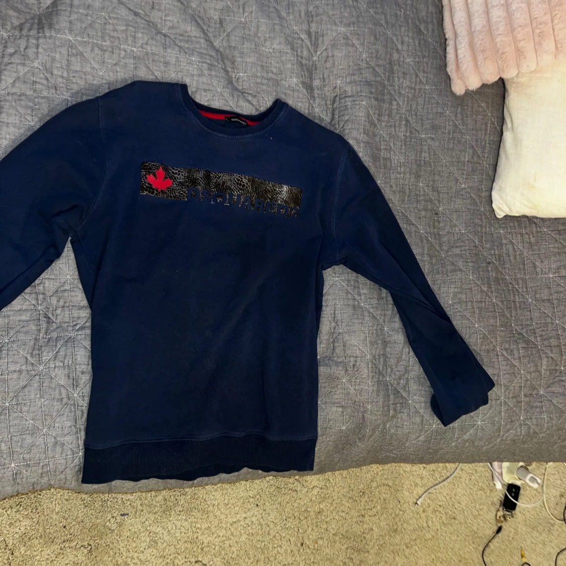 Mörkblå tröja från Dsquared2