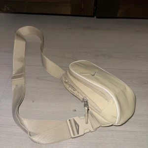 Slingbag - Slingbag från Nike, använd fåtal gånger.