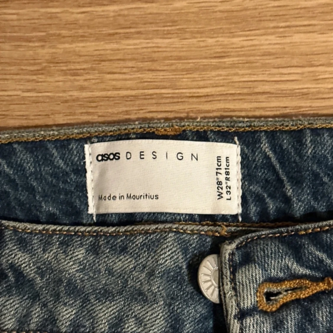 Blå jeans från ASOS DESIGN - 90