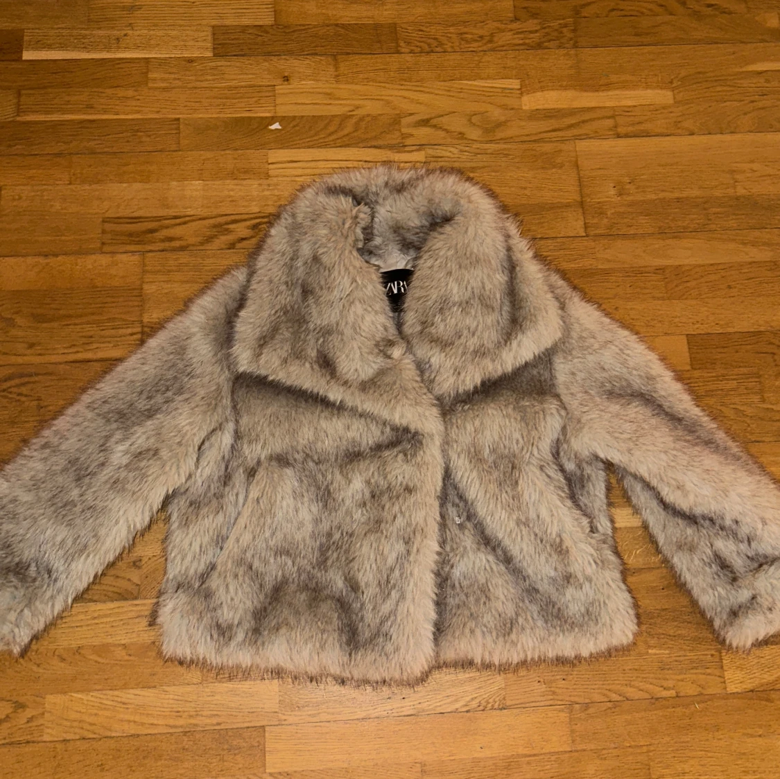 Fuskpäls zara - 90