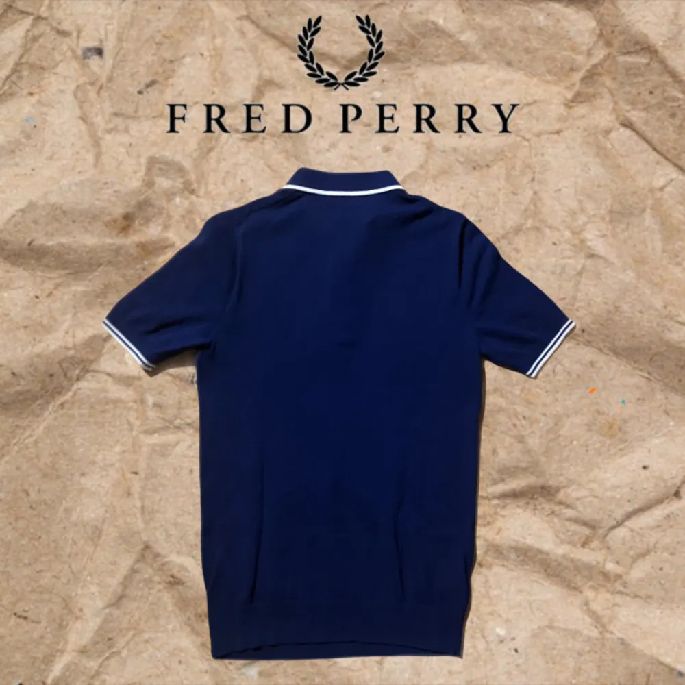 Fred perry pike. Färg: mörkblå Storlek: xs passar om man är runt 170cm. Skick: 10/10 som ny. Pris: 400 men kan diskuteras. Alla frågar svara på. . Tröjor & Koftor.