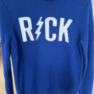 Zadig tröja - Nästan oanvänd Zadig tröja skick 9,5/10 perfekt till hösten/vintern