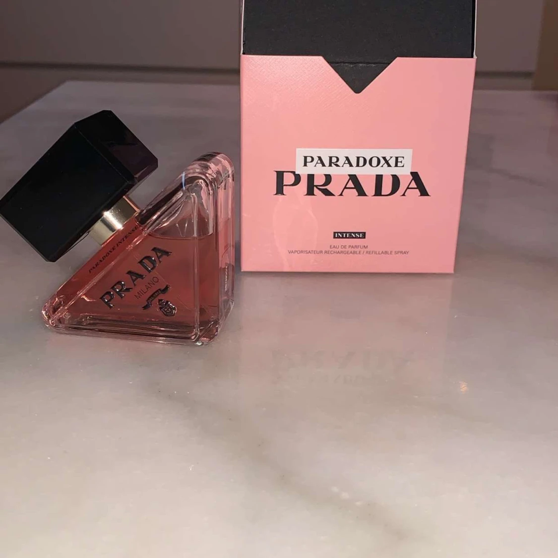 Parfym Prada paradoxe intense 