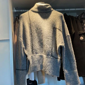 Stickad tröja zara  - Jätte fin stickad tröja från zara💕