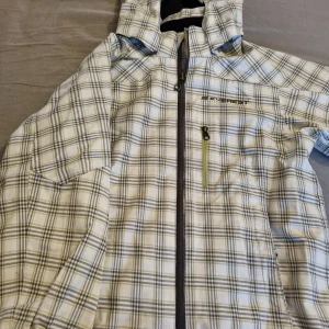 Everest jacka barn  - Snygg jacka strl 110 Everest 