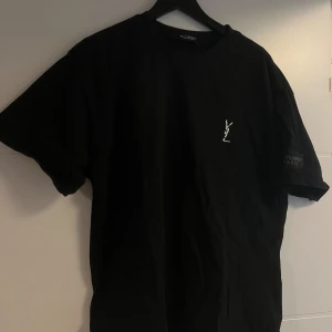 Ysl T-shirt oversize  - Bra skick, 
