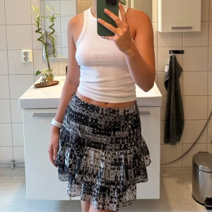 Vintage kjol volang - Supersöt volangkjol! Pris går att diskuteras 🩷