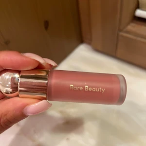 Rare beauty Hope - Aldrig använt, bara testat på handen. Går ej ner i pris 