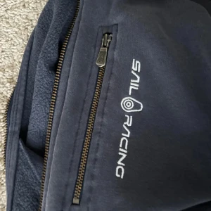 Sail Racing Kofta - Säljer eftersom jag inte använder den längre, Storlek 160