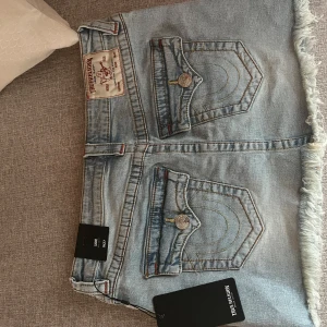 True religion mini kjol - Beställde fel storlek, nypris 1100kr