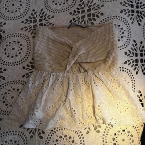 Zara topp  - Superfin topp från zara, som inte kommer till användning längre.