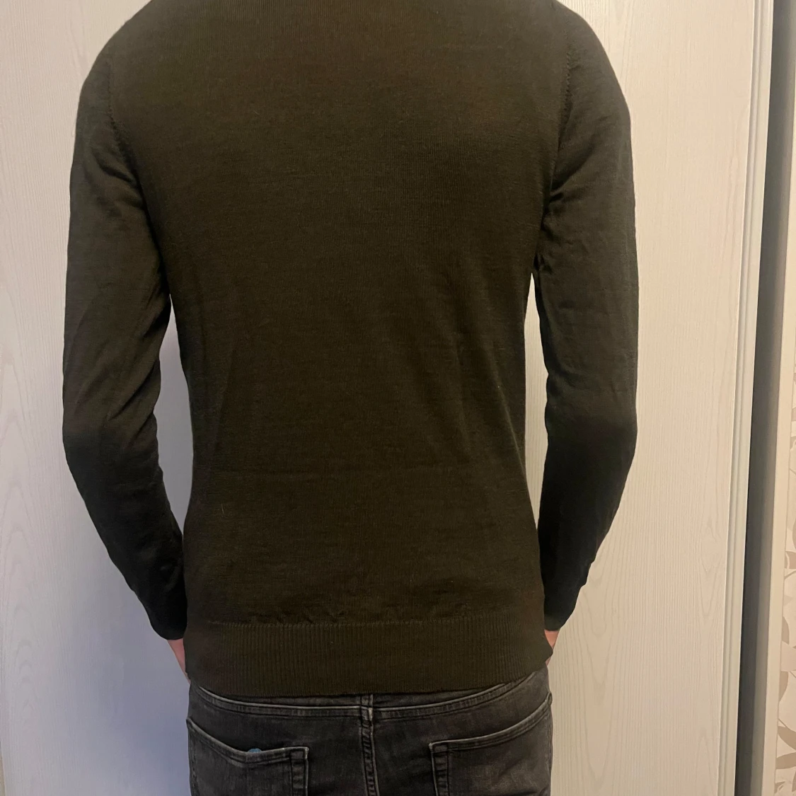 Olivgrön tröja från J.Lindeberg - 1
