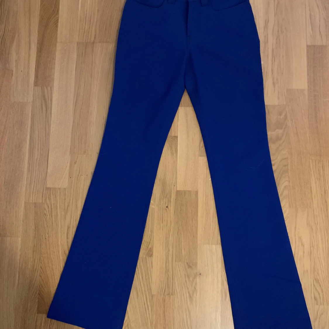 Blåa kostymbyxor 