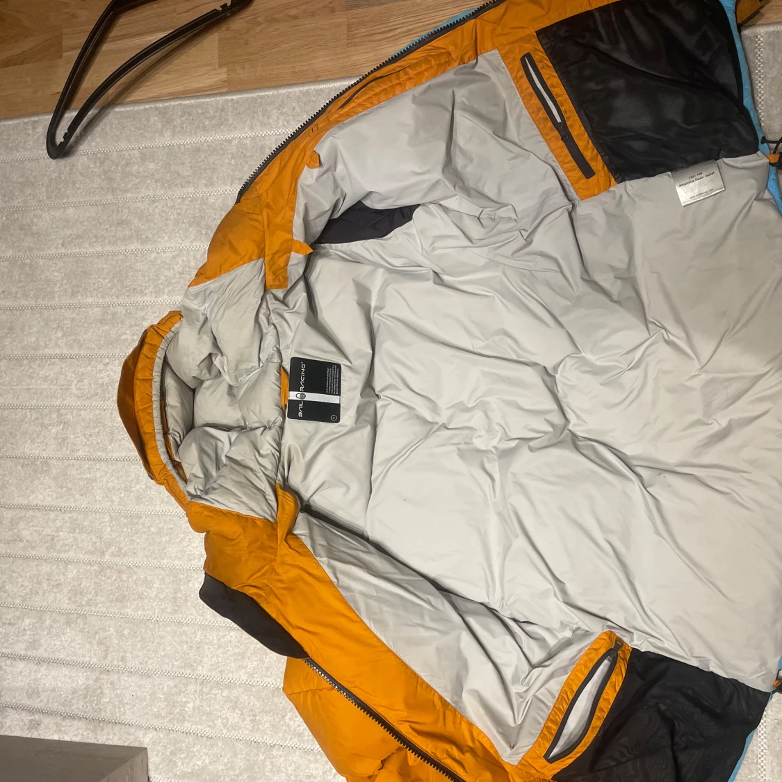 Orange dunjacka från Sail Racing - 1