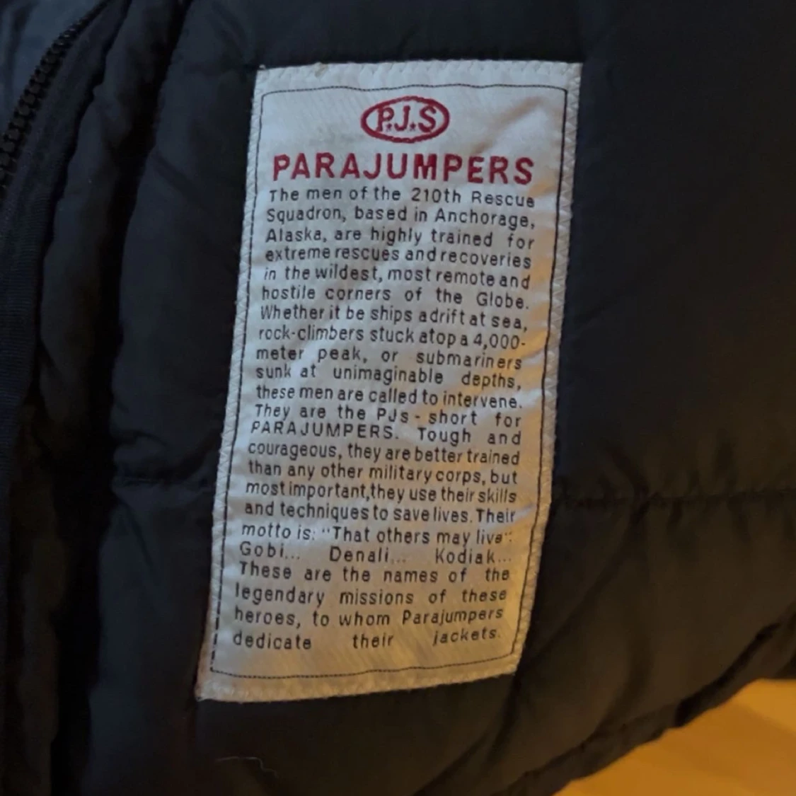 Svart dunjacka från Parajumpers - 92