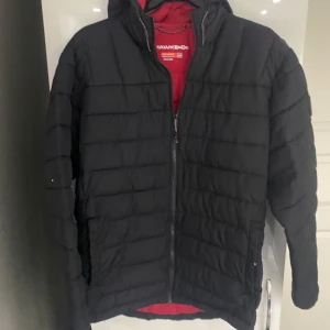 Fin vinter jacka - Jackan är jätte fin och är bra skick köpte den i usa 