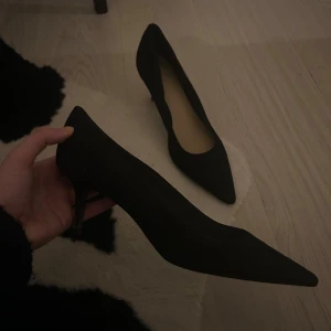 Svarta klackskor - Bra skick, svarta, från hm