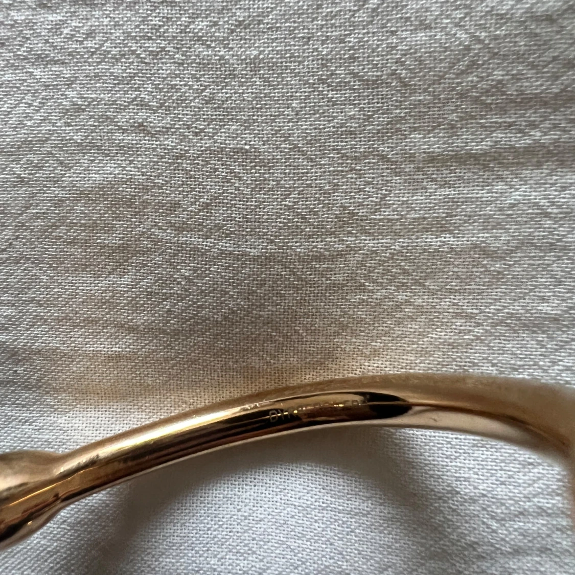 Guldarmband med svarta stenar från Dyrberg Kern - 91