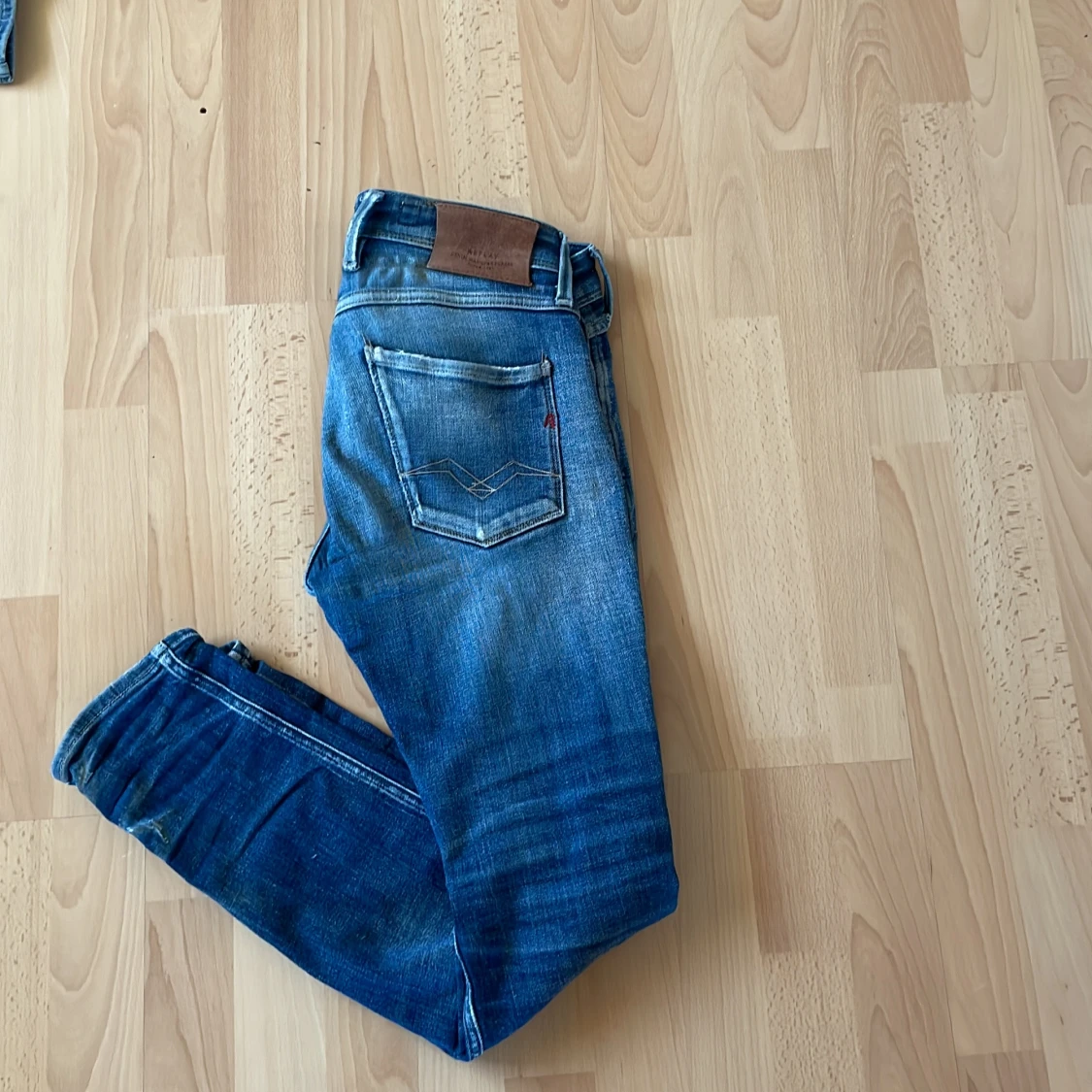 Blå jeans från Replay Anbass