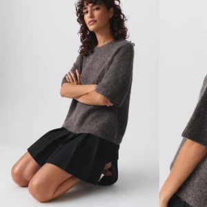 Brun stickad tröja  - Mysig brun stickad tröja från ginatricot i mycket bra skick. Perfekt för höst och vinter. Storlek xs💗