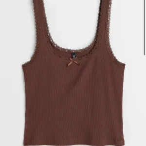 SLUTSÅLT LINNE🫶🏼 - Helt slutsålt gulligt linne online🫶🏼skriv till mig privat för egna bilder💗💗💗