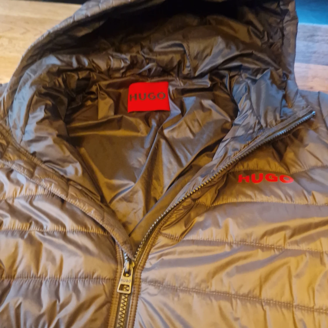 Svart quiltad jacka från Hugo - 90