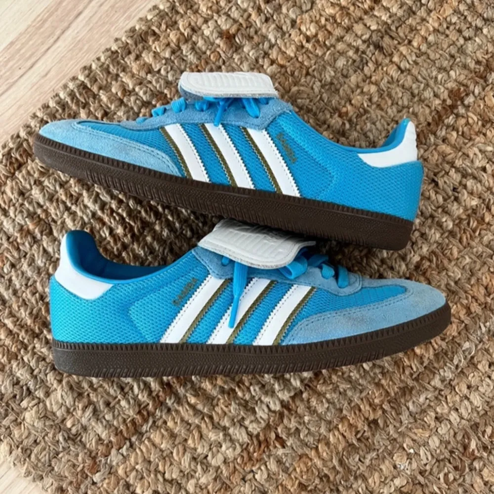 Adidas samba LT sneakers, |9,5 skick | ljusblå |använda en gång | limiterade | köpt i London denna sommar |Storlek 42 |Kan gå ner i pris vid snabb affär | . Skor.