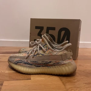 Yeezy 350 v2 mx oat  - Behöver pengar
