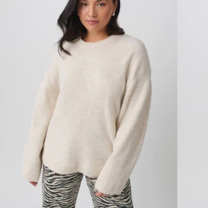 Beige stickad tröja - Beige stickad tröja ifrån Gina tricot🫶🏽