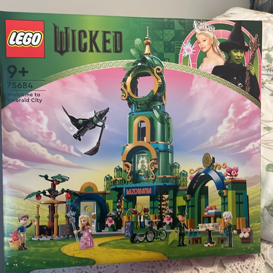 LEGO Wicked - Welcome to Emerald City - 28