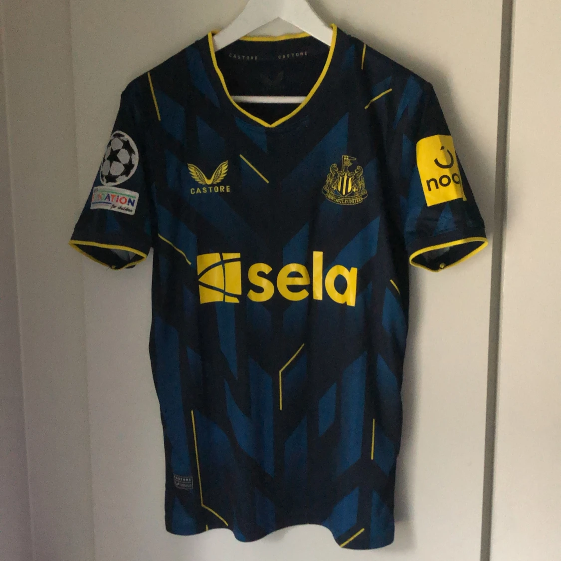 Fotbolls tröja, Alexander Isak - 90