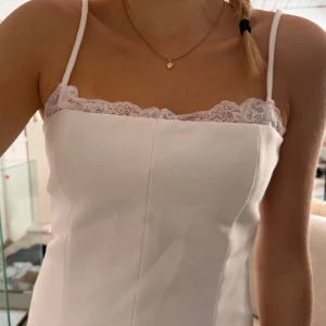 Zara topp - Oanvänd ”korsett” topp från Zara. Storlek M, säljer då den är för stor för mig.💞💞