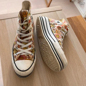 Converse - Girls Unite limited edition Converse used but still good quality 