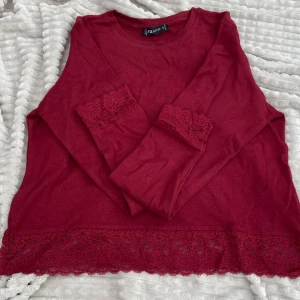 Tröja - Säljer min tröja då jag inte längre använder den! 