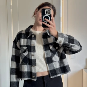 Jacka från Zara - Söt jacka från Zara. Perfekt nu till höst och vinter 🍂