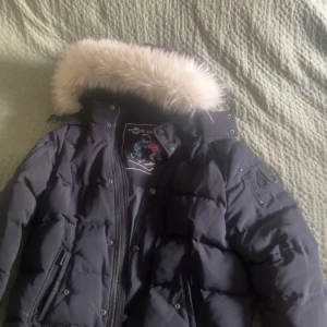 Moose knuckels  - Säljer min jacka för jag inte använder den 8/10 sick använd några gånger pris kan diskuteras även öppen mot byten 