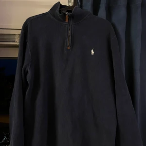 Ralph lauren tröja storlek M - Fint skick  Storlek m Köpte i USA