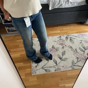 Jeans - Nya jeans med prislappen kvar från zara💓