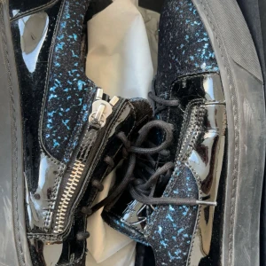 Giuseppe zanotti - Använda men ovanligt sedda.  Fortfarande i fint skick 