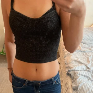 Top - En jätte söt glittrig topp från zara , aödrig andvänd 🌺