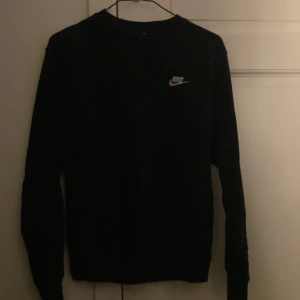 Nike sweatshirt - Använt få gånger Bra skick