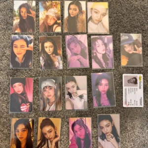 New jeans kpop Photocards officiell  - 20kr st Eller alla för 300kr Skicka om du är intresserad 