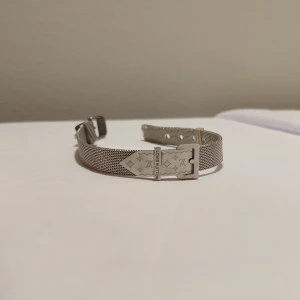 Lv armband - Säljer detta lv armband i klockmodell🫶🏼