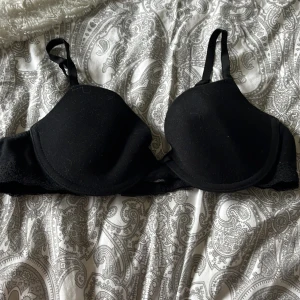Bh - Svart bh från primark.