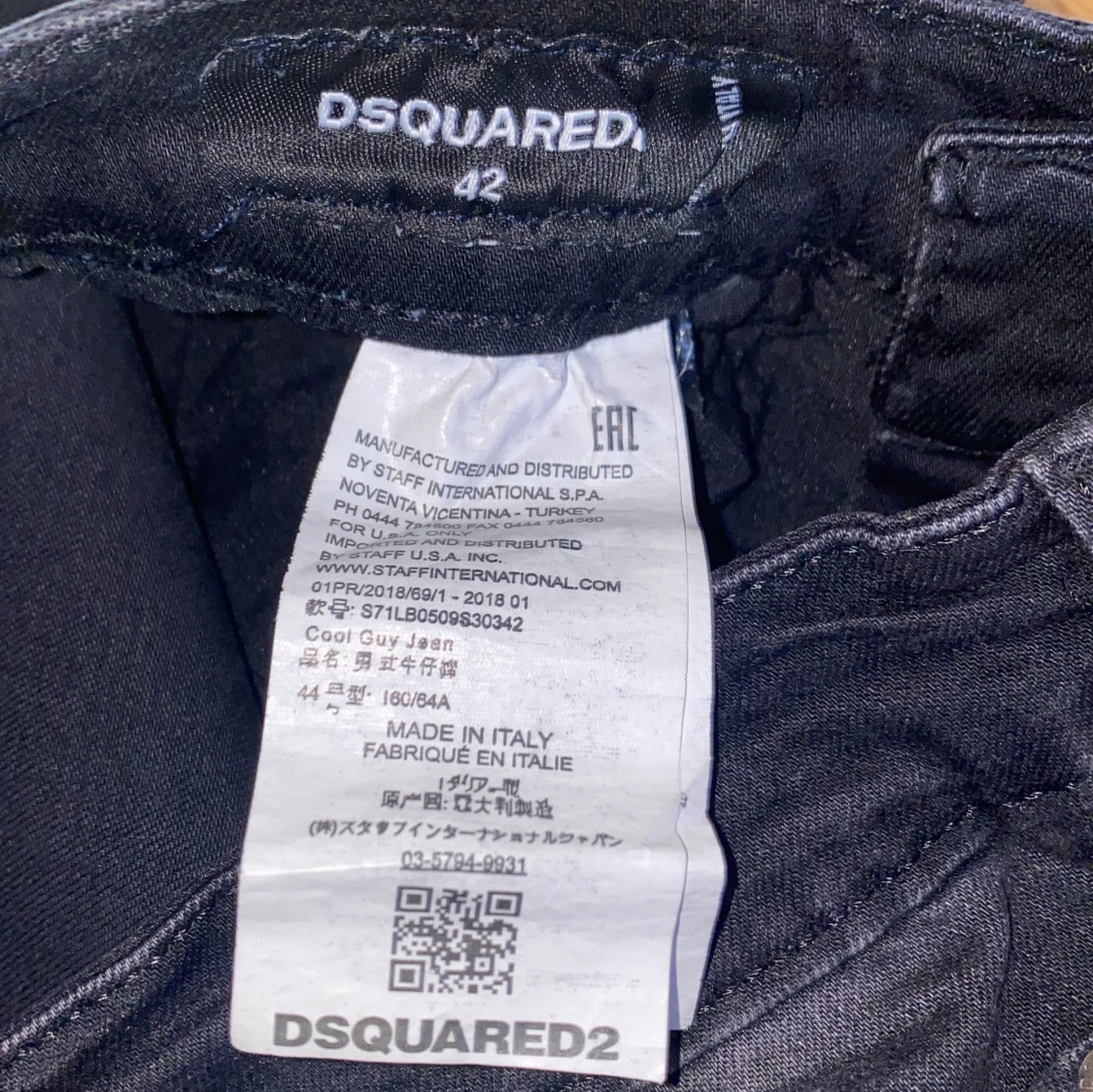 Säljer mina DSQUARED2  - 92