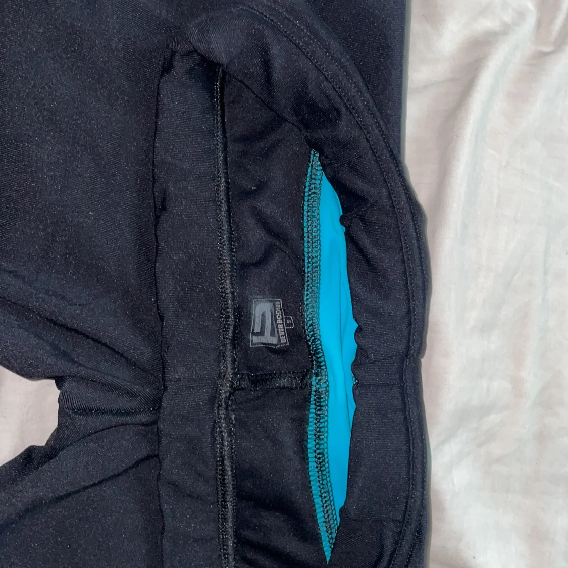 Svarta träningsbyxor  - 92