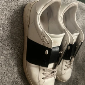 Valentino open skor - Säljer för att jag inte använder dem, har ingen box därför lägre pris